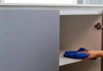 在室內(nèi)進(jìn)行保潔的時候，要注意什么？