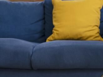 在對(duì)家具進(jìn)行清潔的時(shí)候，要注意什么呢？